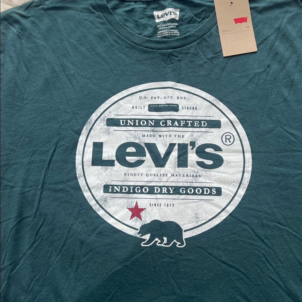 Levi's Men's Dark Green Graphic Tee - Picture 2 of 8